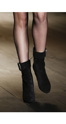 Details Saint Laurent Fall 2018 Ready-to-Wear , Детали показа Ив Сен Лоран , Детали осень зима 2018 , Fashion show , неделя моды в Париже , PFW , Mainstyles